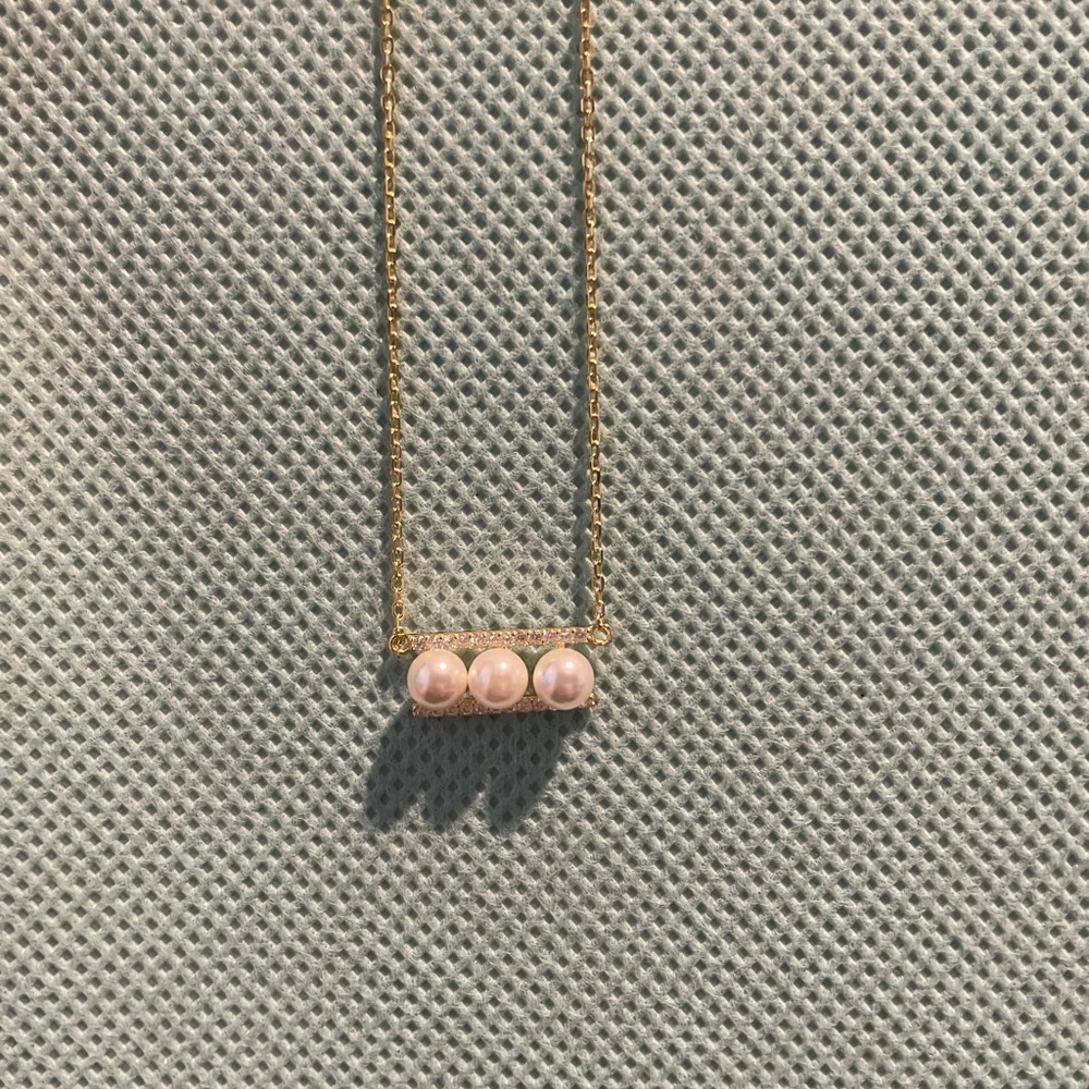 Yellow gold plated sterling silver, fresh water Pearl necklace